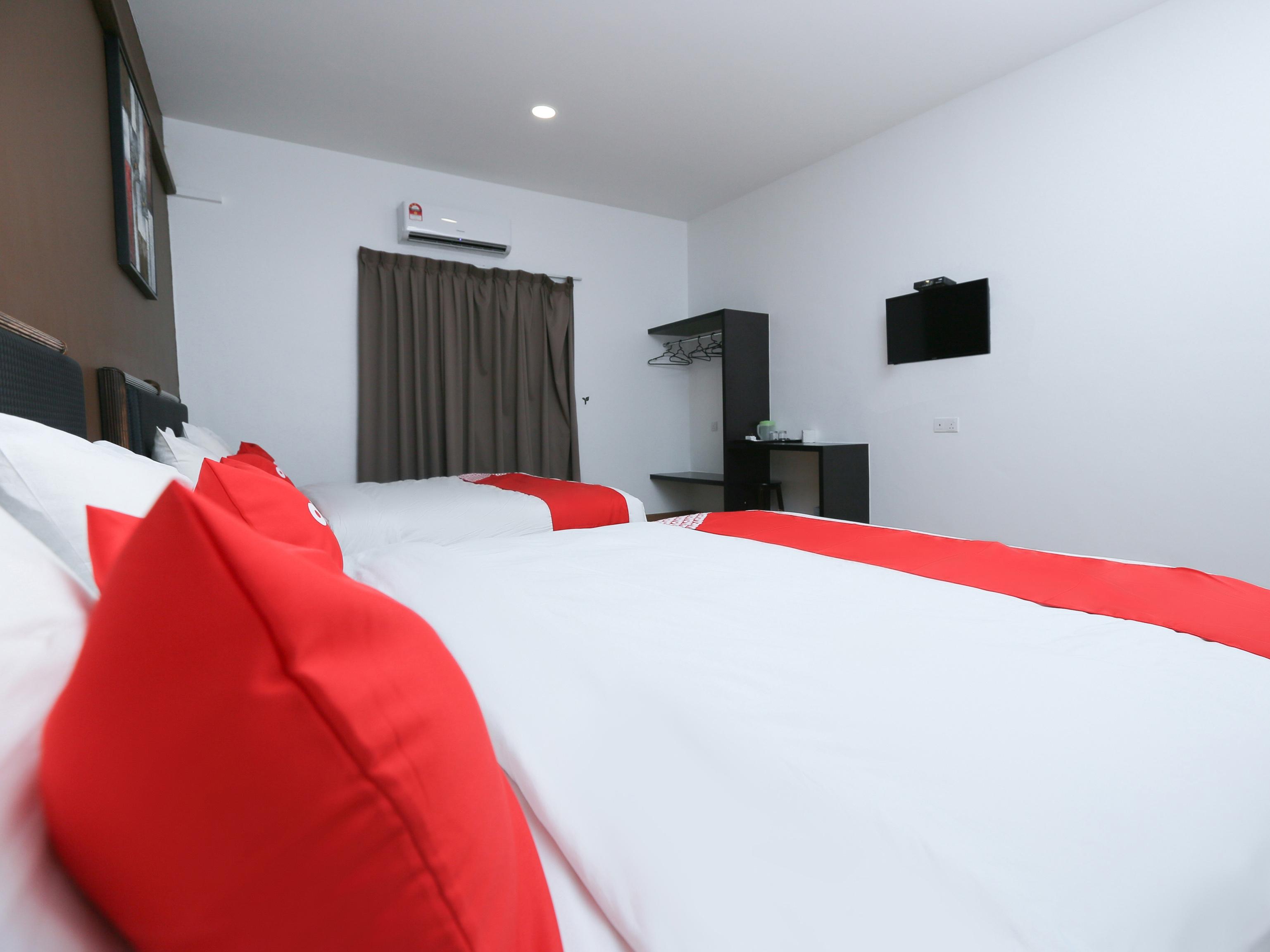 Oyo 89915 East Mount Hotel Kukup Zewnętrze zdjęcie
