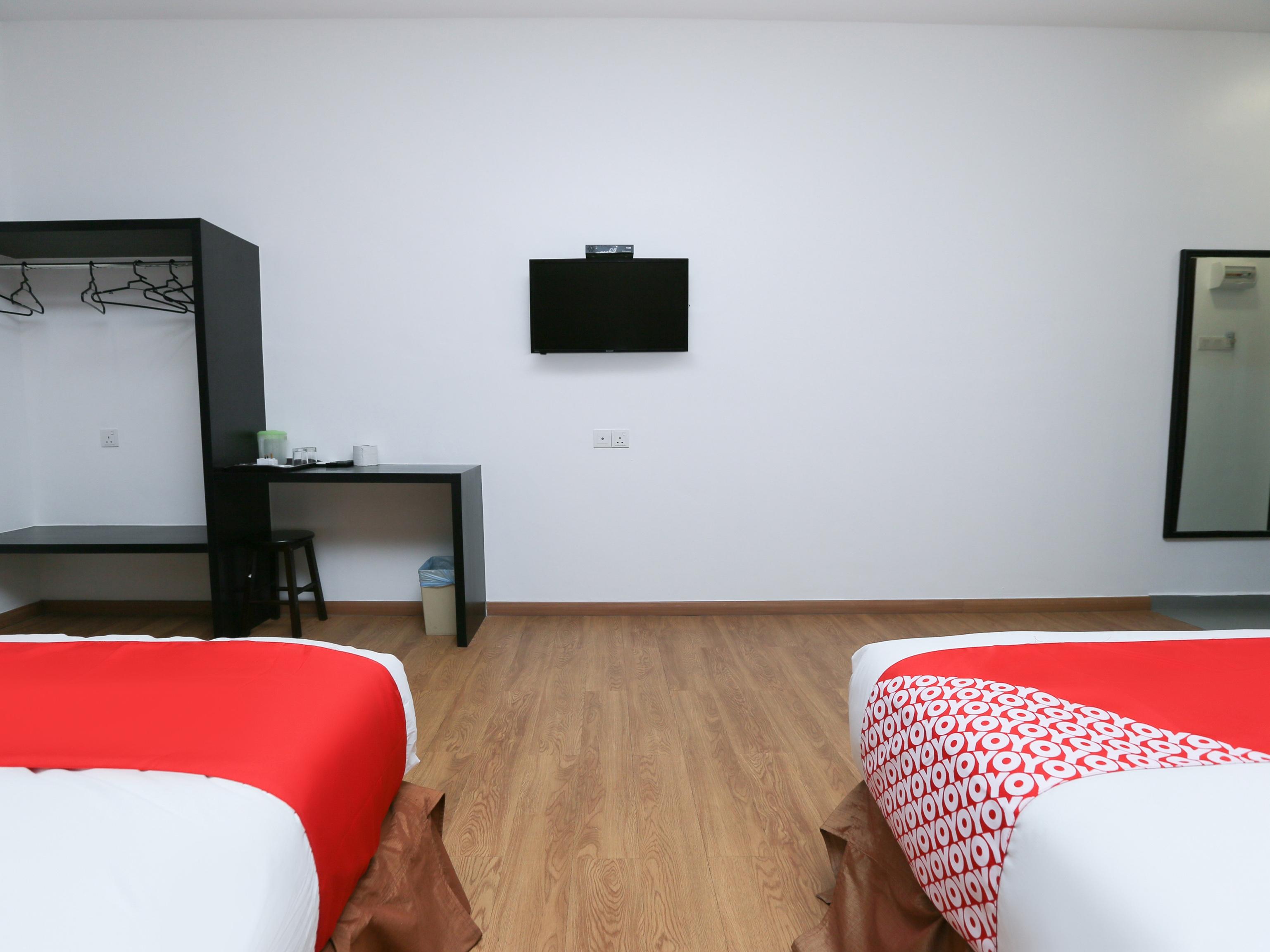 Oyo 89915 East Mount Hotel Kukup Zewnętrze zdjęcie
