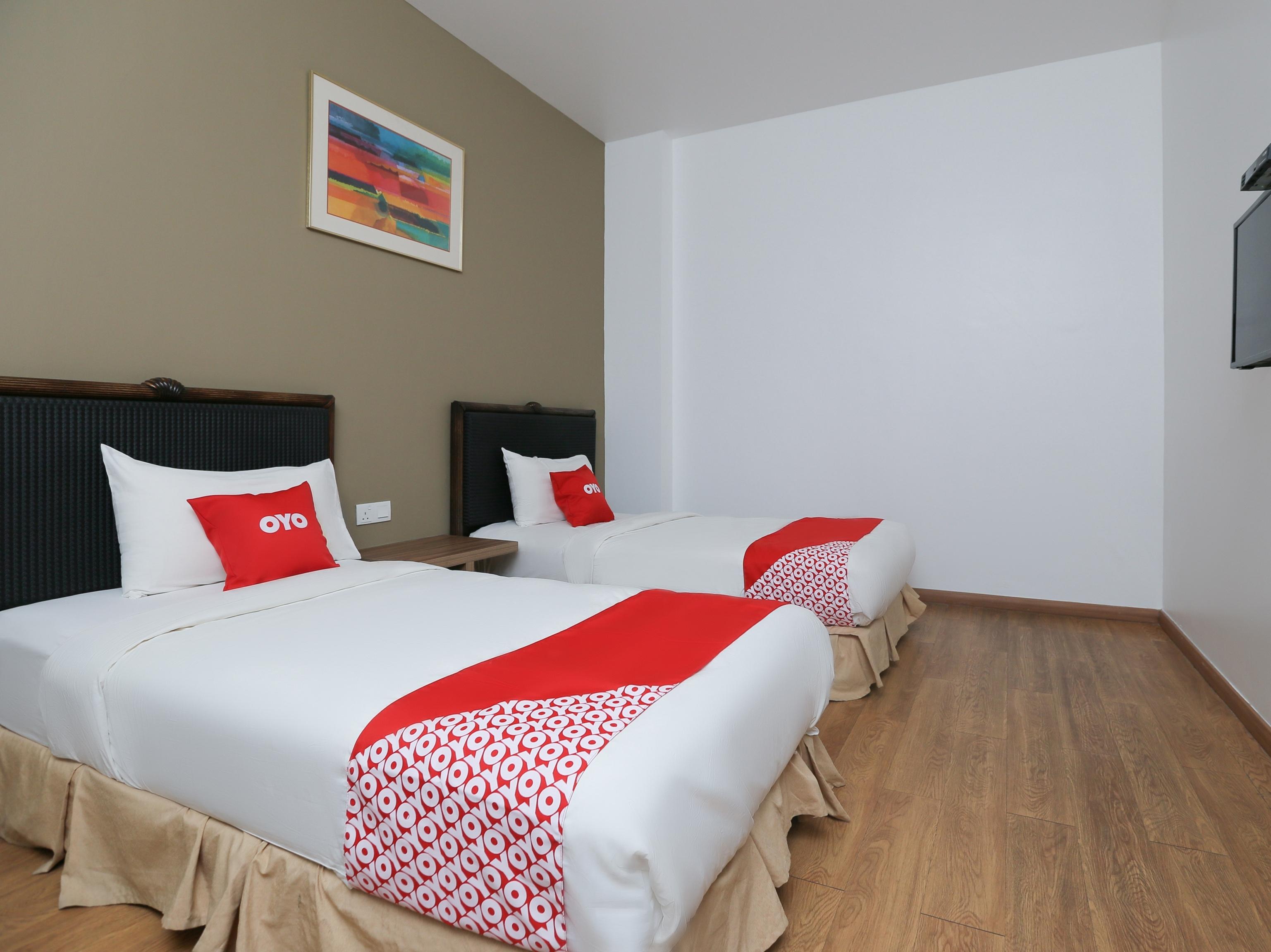 Oyo 89915 East Mount Hotel Kukup Zewnętrze zdjęcie
