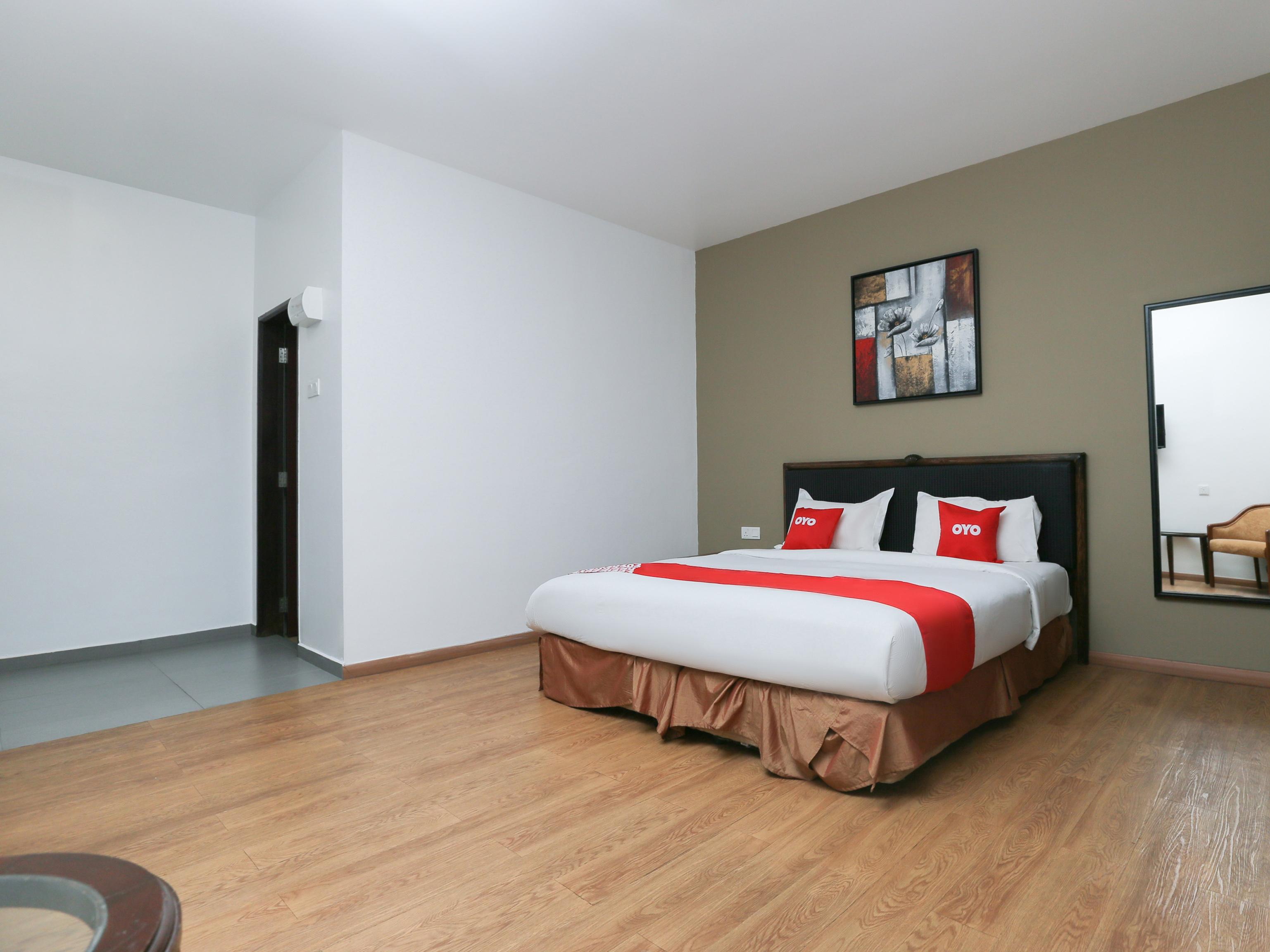 Oyo 89915 East Mount Hotel Kukup Zewnętrze zdjęcie