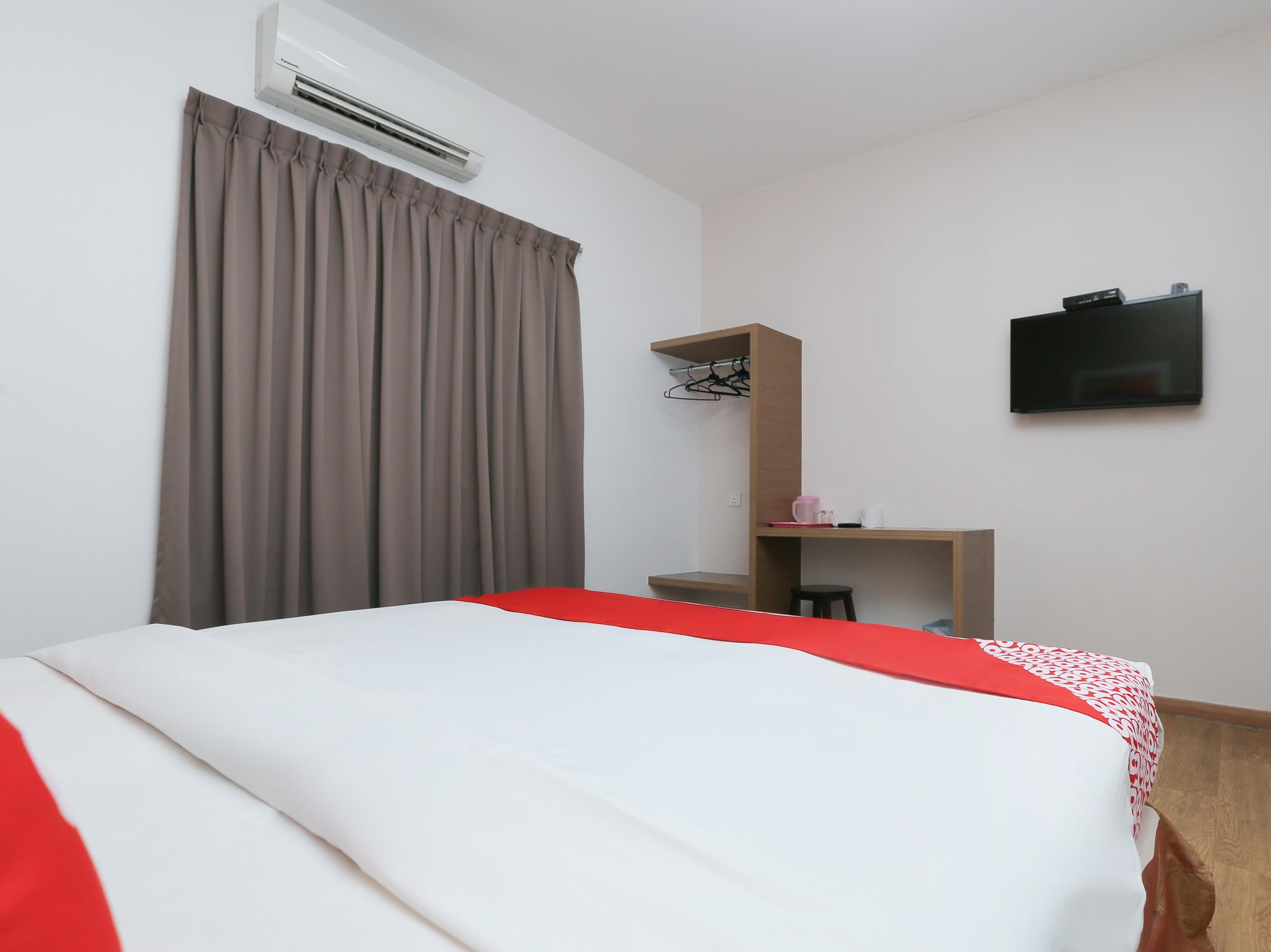 Oyo 89915 East Mount Hotel Kukup Zewnętrze zdjęcie