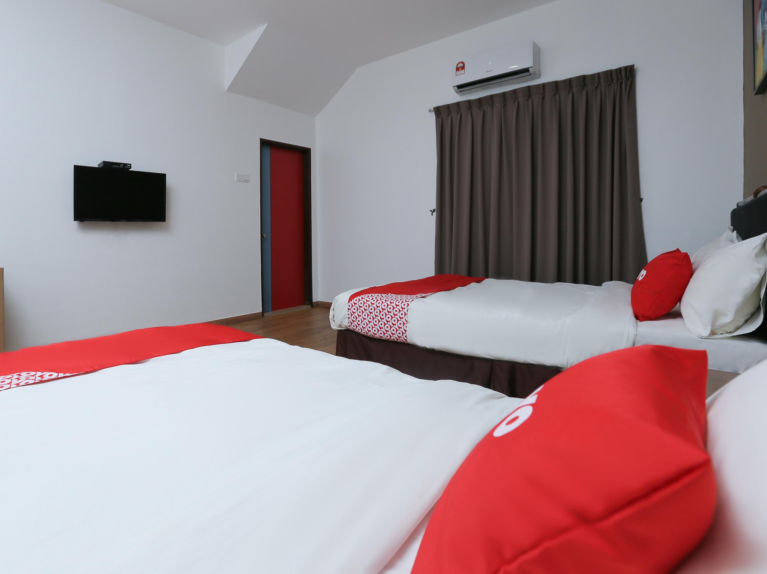 Oyo 89915 East Mount Hotel Kukup Zewnętrze zdjęcie