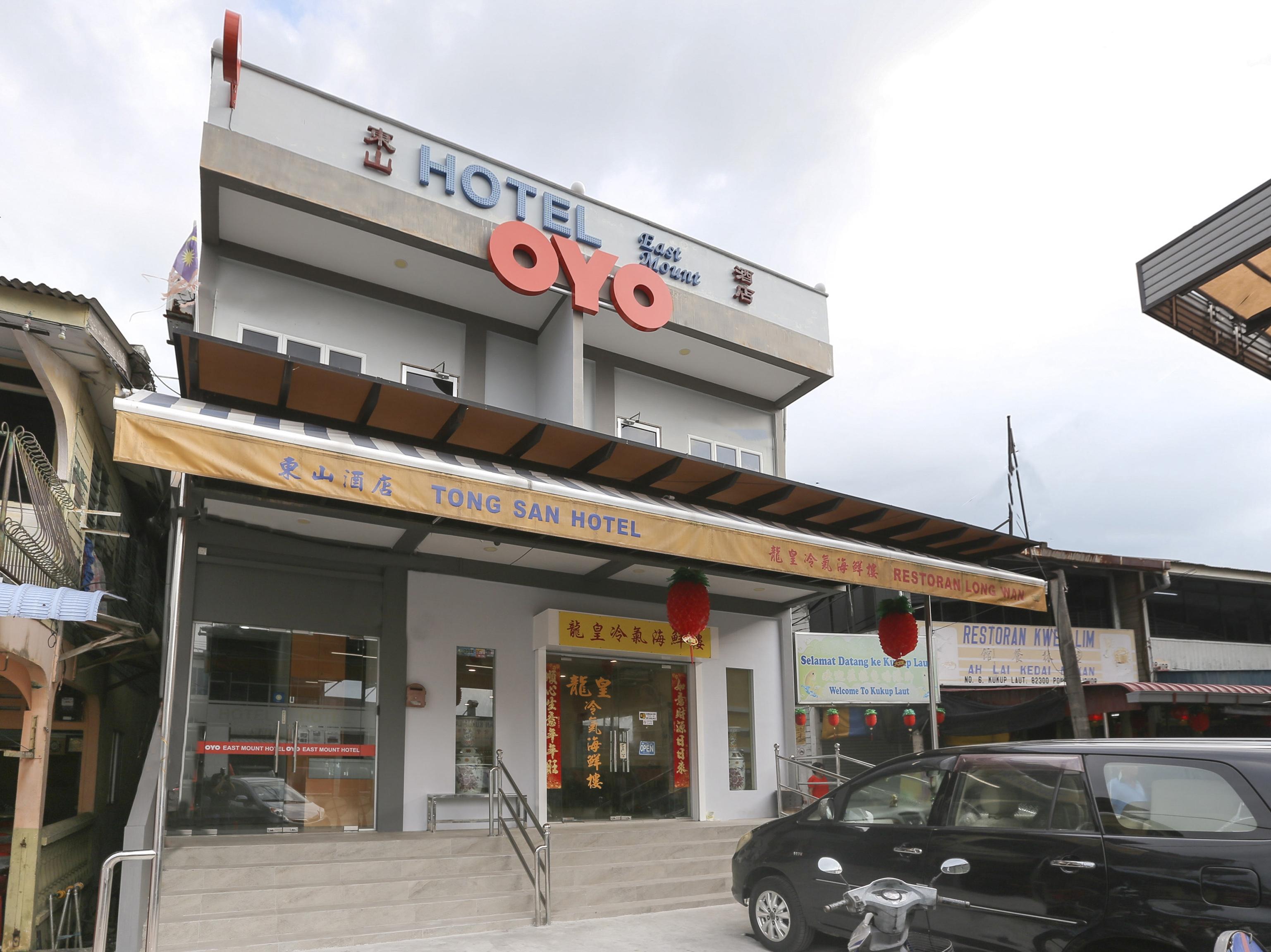 Oyo 89915 East Mount Hotel Kukup Zewnętrze zdjęcie