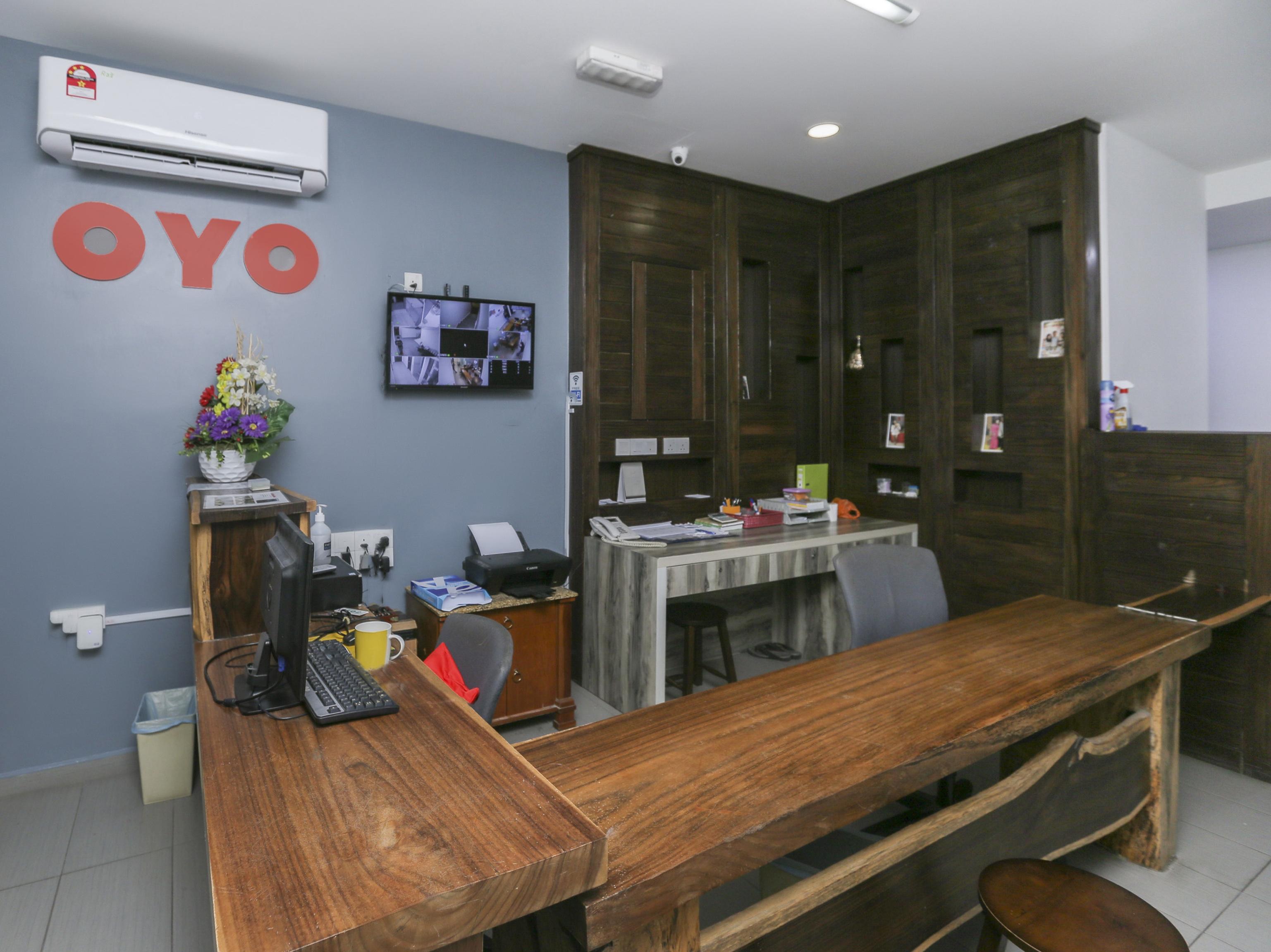 Oyo 89915 East Mount Hotel Kukup Zewnętrze zdjęcie
