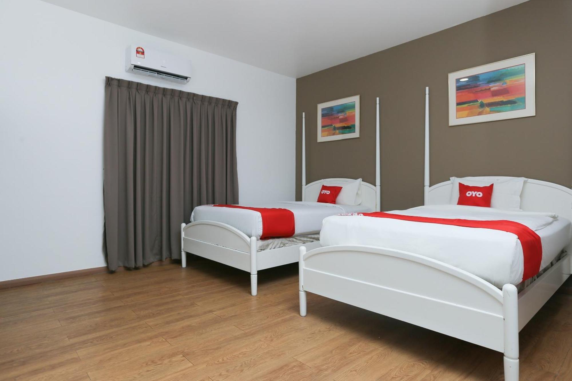 Oyo 89915 East Mount Hotel Kukup Zewnętrze zdjęcie