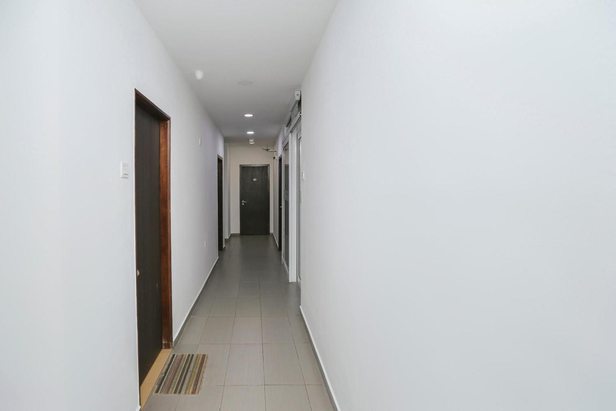 Oyo 89915 East Mount Hotel Kukup Zewnętrze zdjęcie