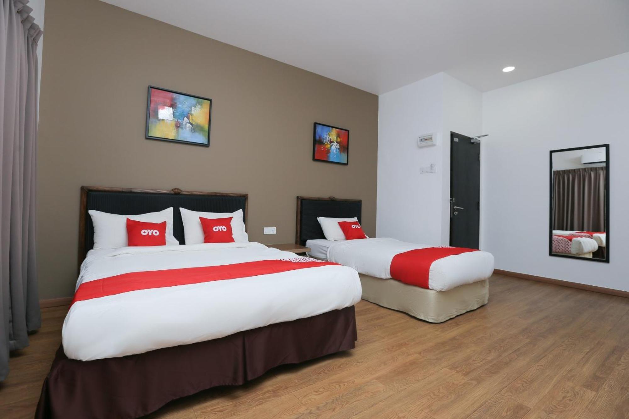 Oyo 89915 East Mount Hotel Kukup Zewnętrze zdjęcie