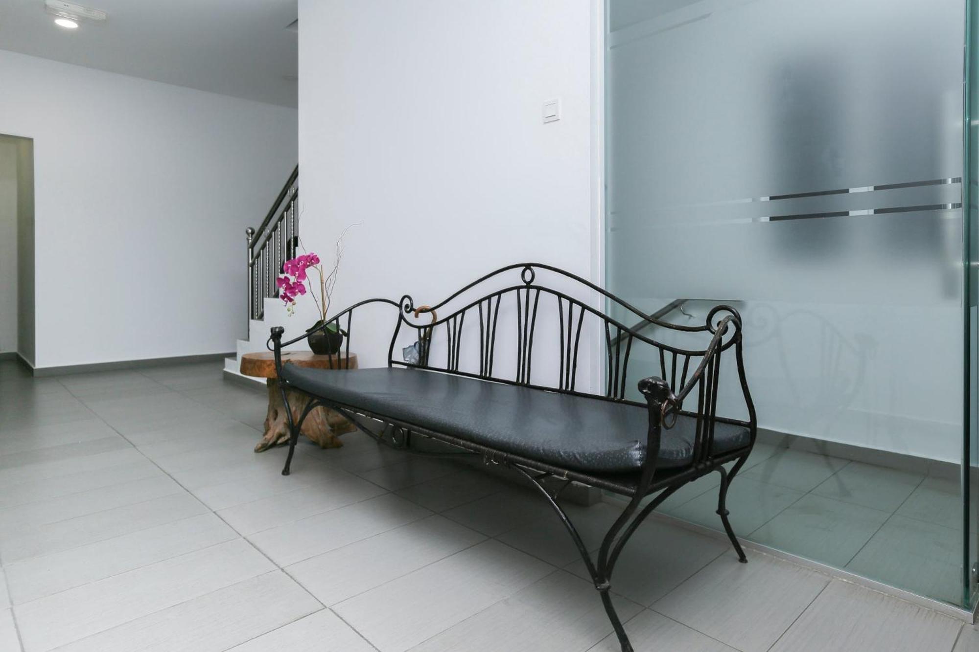 Oyo 89915 East Mount Hotel Kukup Zewnętrze zdjęcie