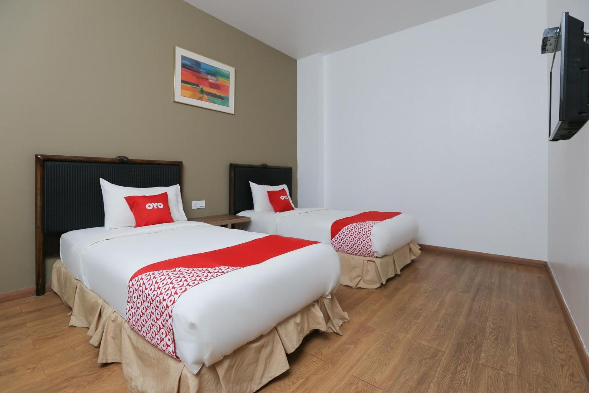Oyo 89915 East Mount Hotel Kukup Zewnętrze zdjęcie