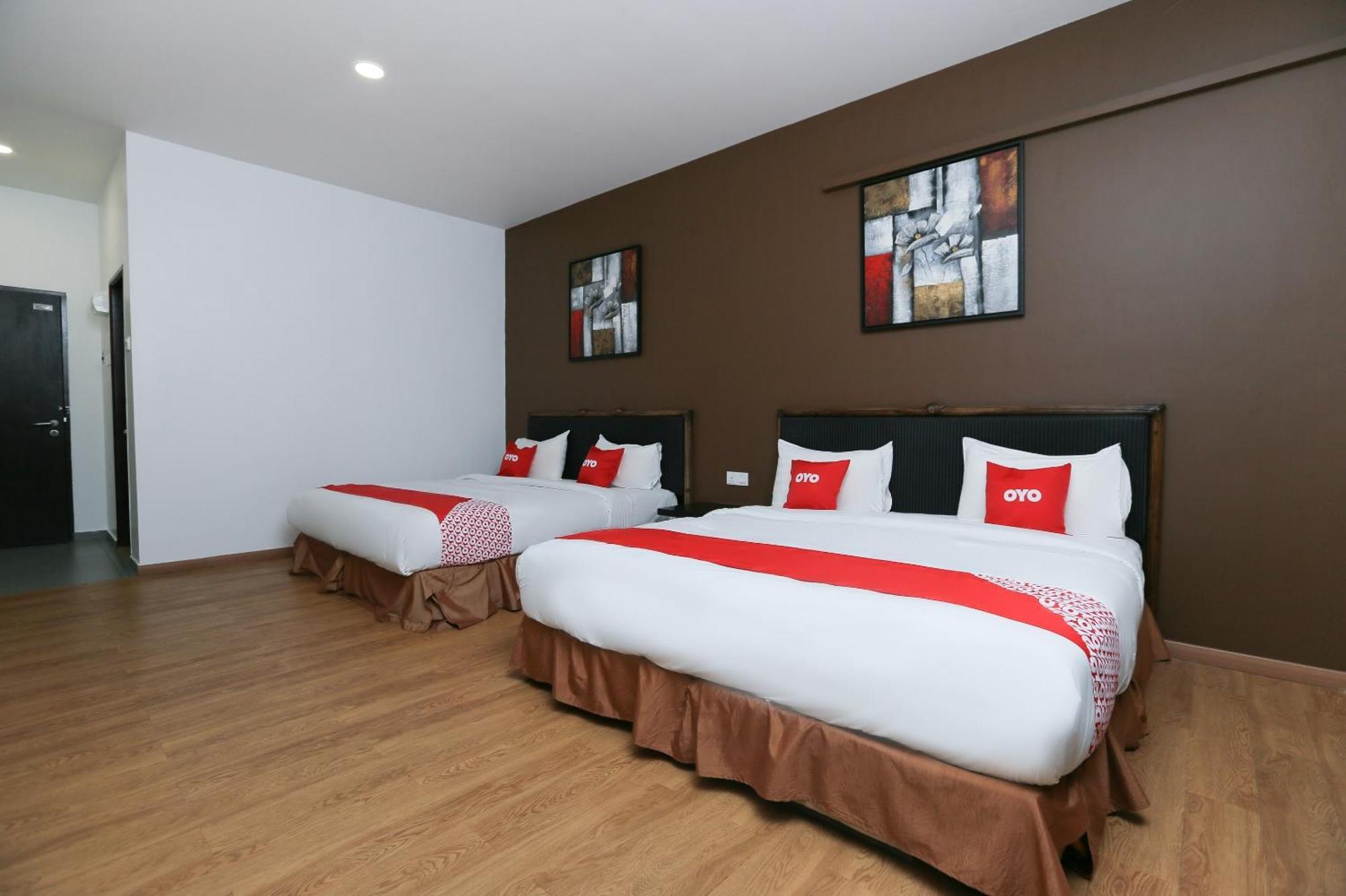 Oyo 89915 East Mount Hotel Kukup Zewnętrze zdjęcie
