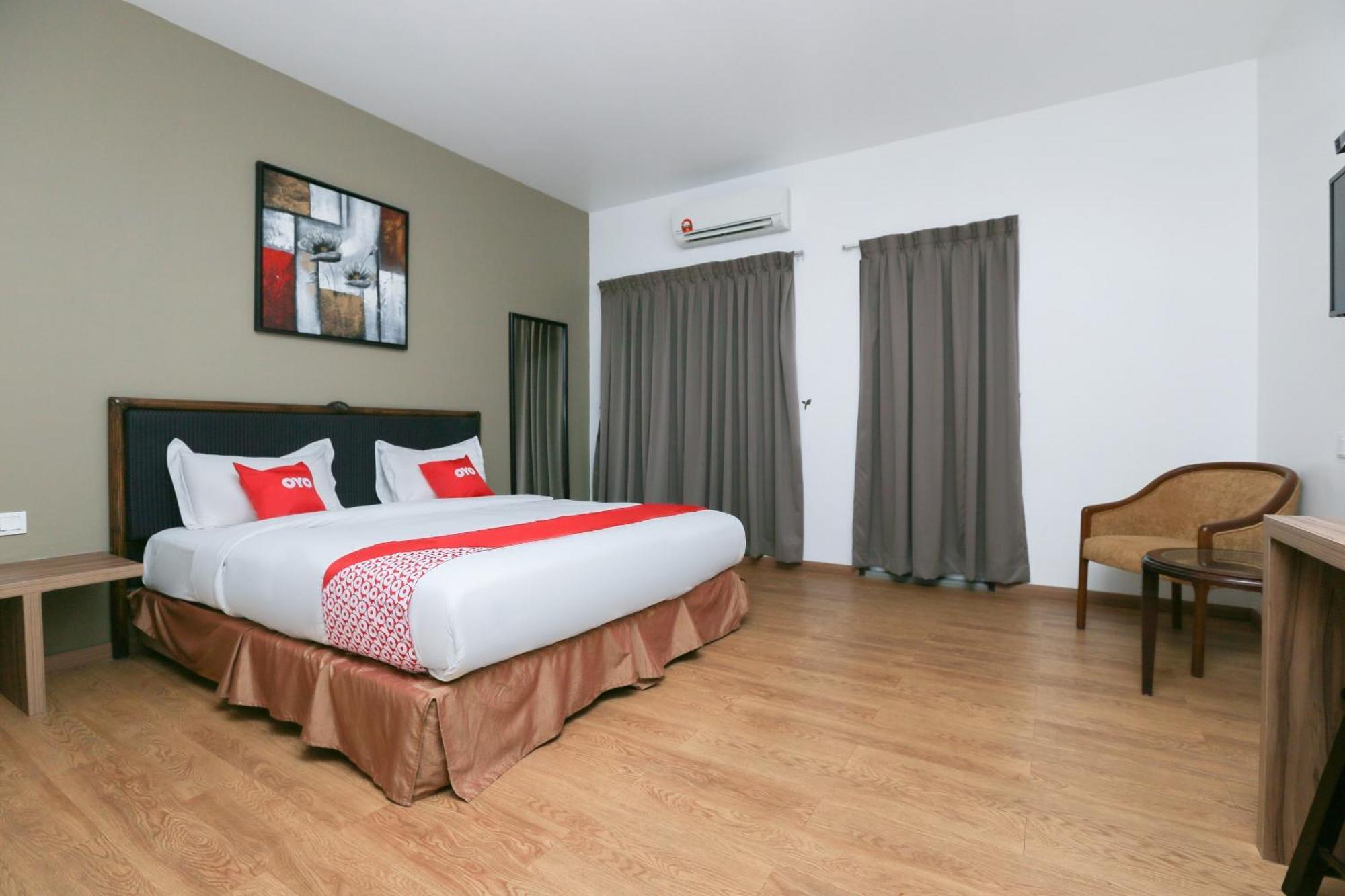 Oyo 89915 East Mount Hotel Kukup Zewnętrze zdjęcie